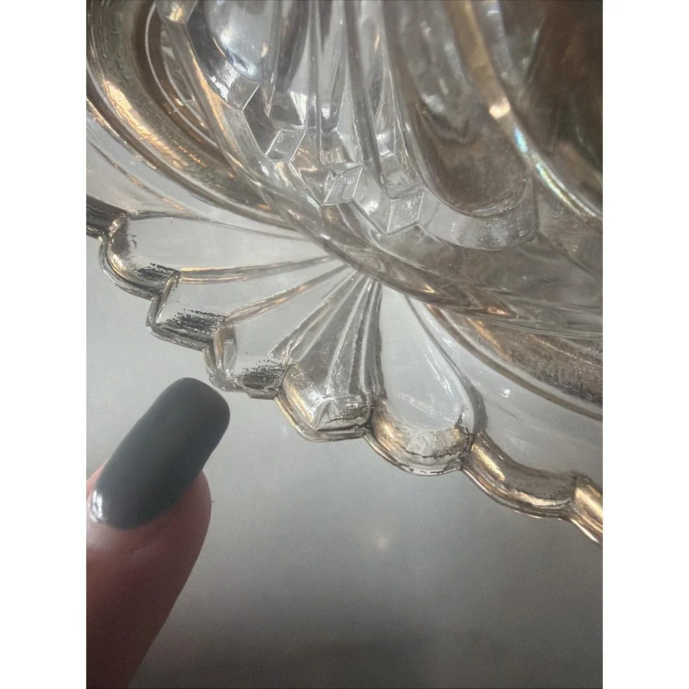 Vintage/antq Pressed Glass Covered Butter Dish Gold Trim Starburst Scalloped 7